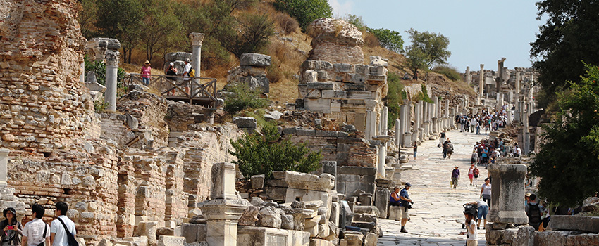 Ionia Tour ephesus curetes street